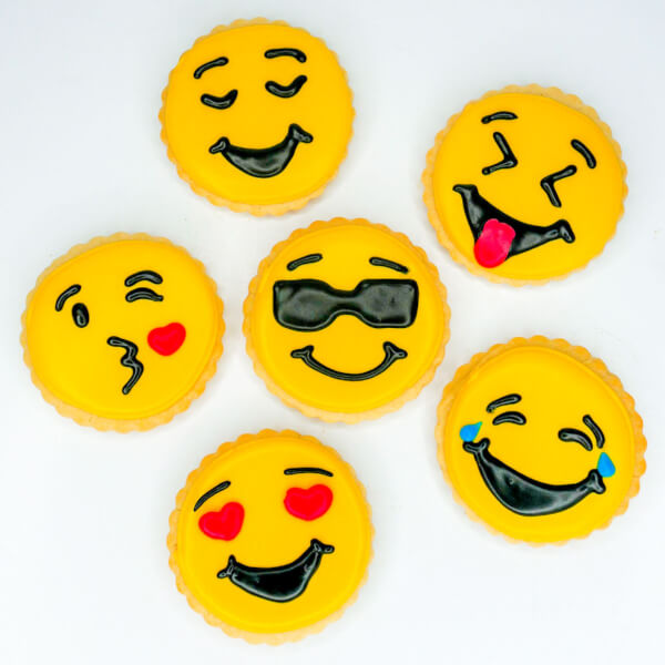 Decorate emoji cookies at home online class kit