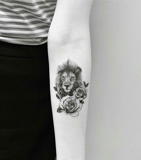 Tatuajes inspirados en felinos salvajes el sãmbolo de toda la fuerza que llevas dentro tatuaje leãn pequeão tatuajes popules brazos tatuados