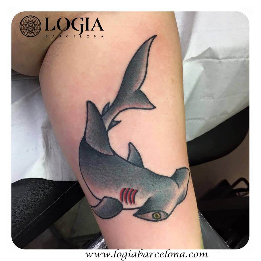 Ideas de tatuajes de tiburones logia tattoo barcelona