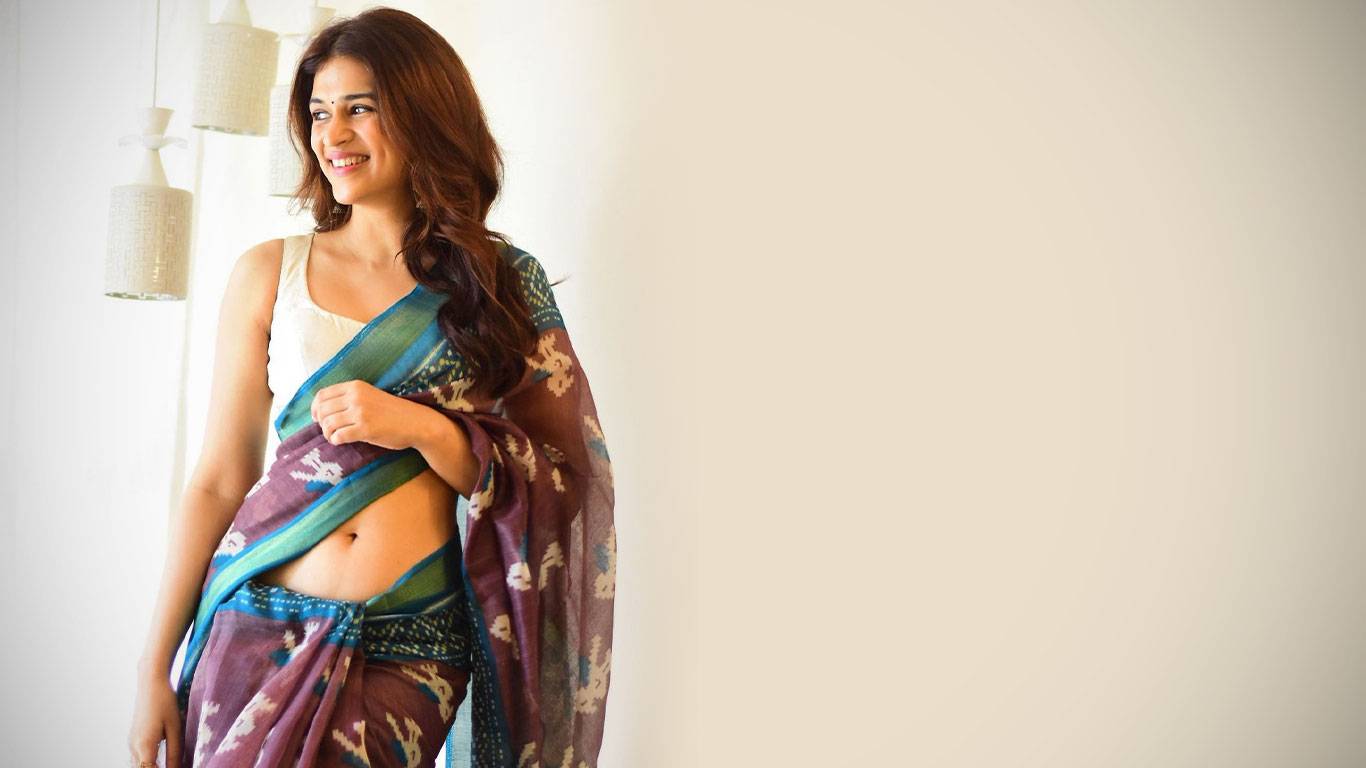 Ten Telugu heroines' fascinating looks in saree