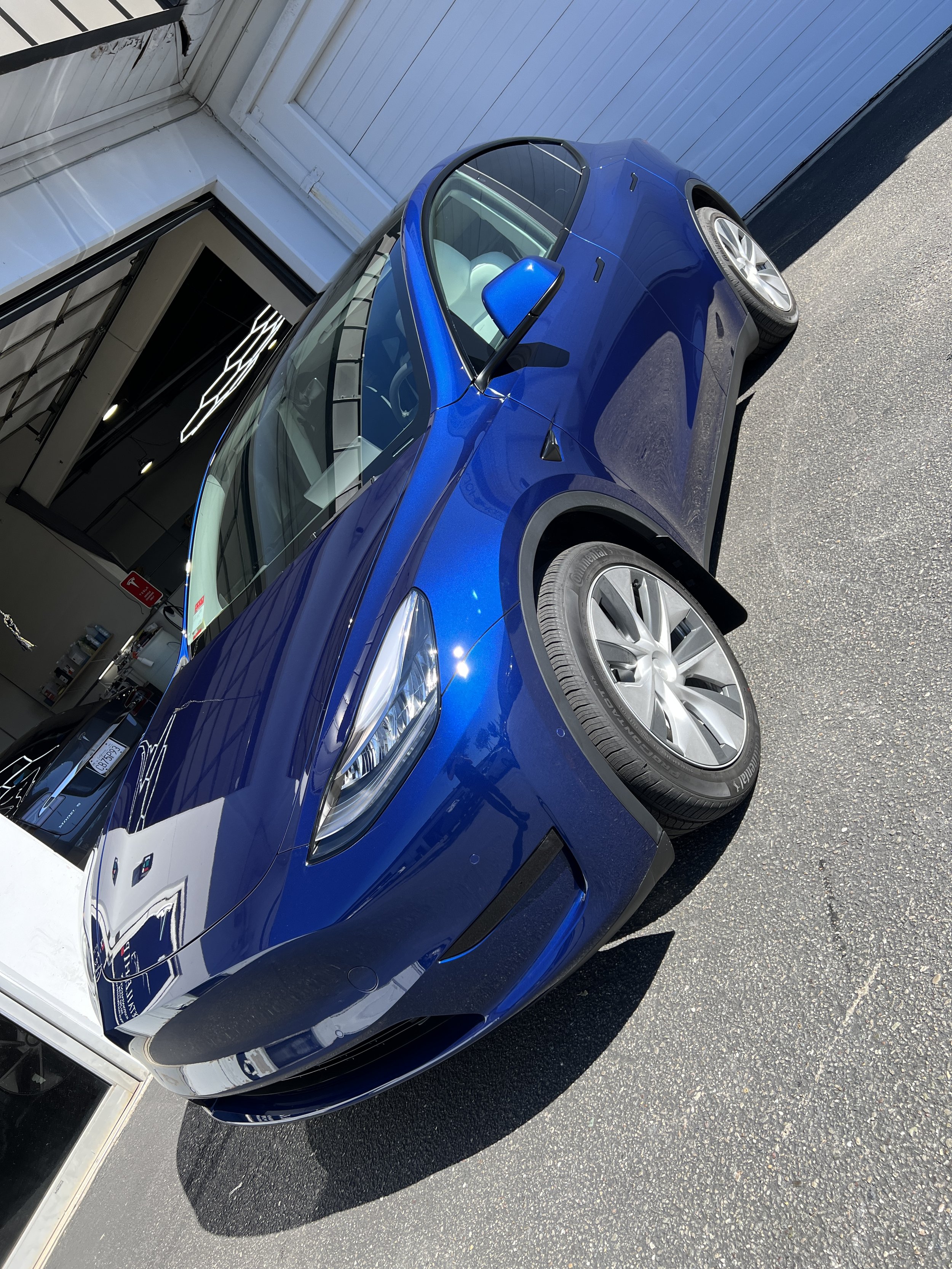 Tesla model y blue metallic â â