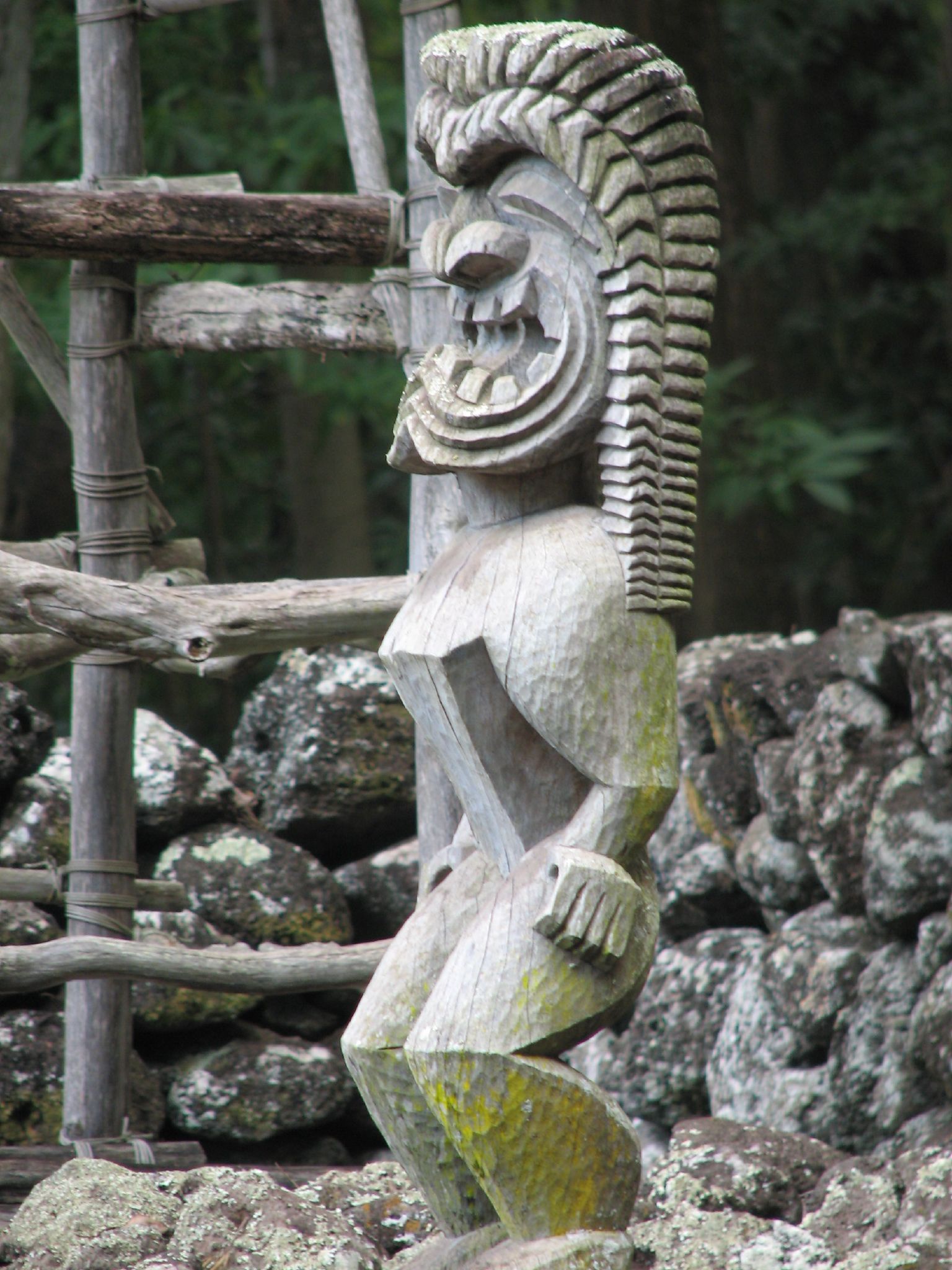 Fileku woodcarving in heiaujpg