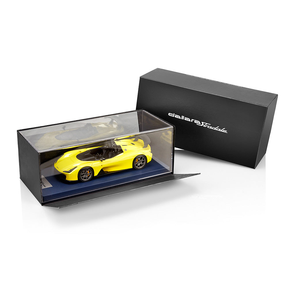 Stradale scale model roadster yellow â