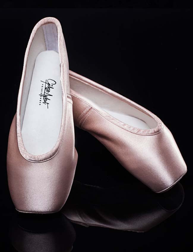 Gokce aykut pointe shoe no â