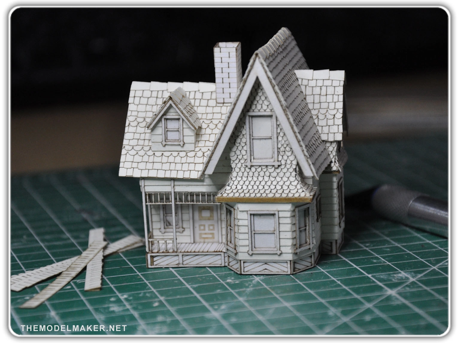 Mini up house papercraft