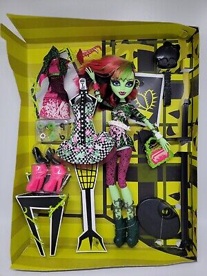 New monster venus mcflytrap i love fashions ghouliciously gore geous rare no