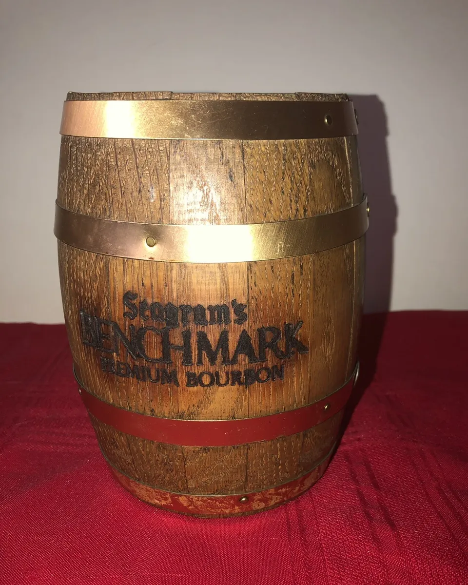 Vintage seagrams benchmark premium bourbon â wooden barrel bank read