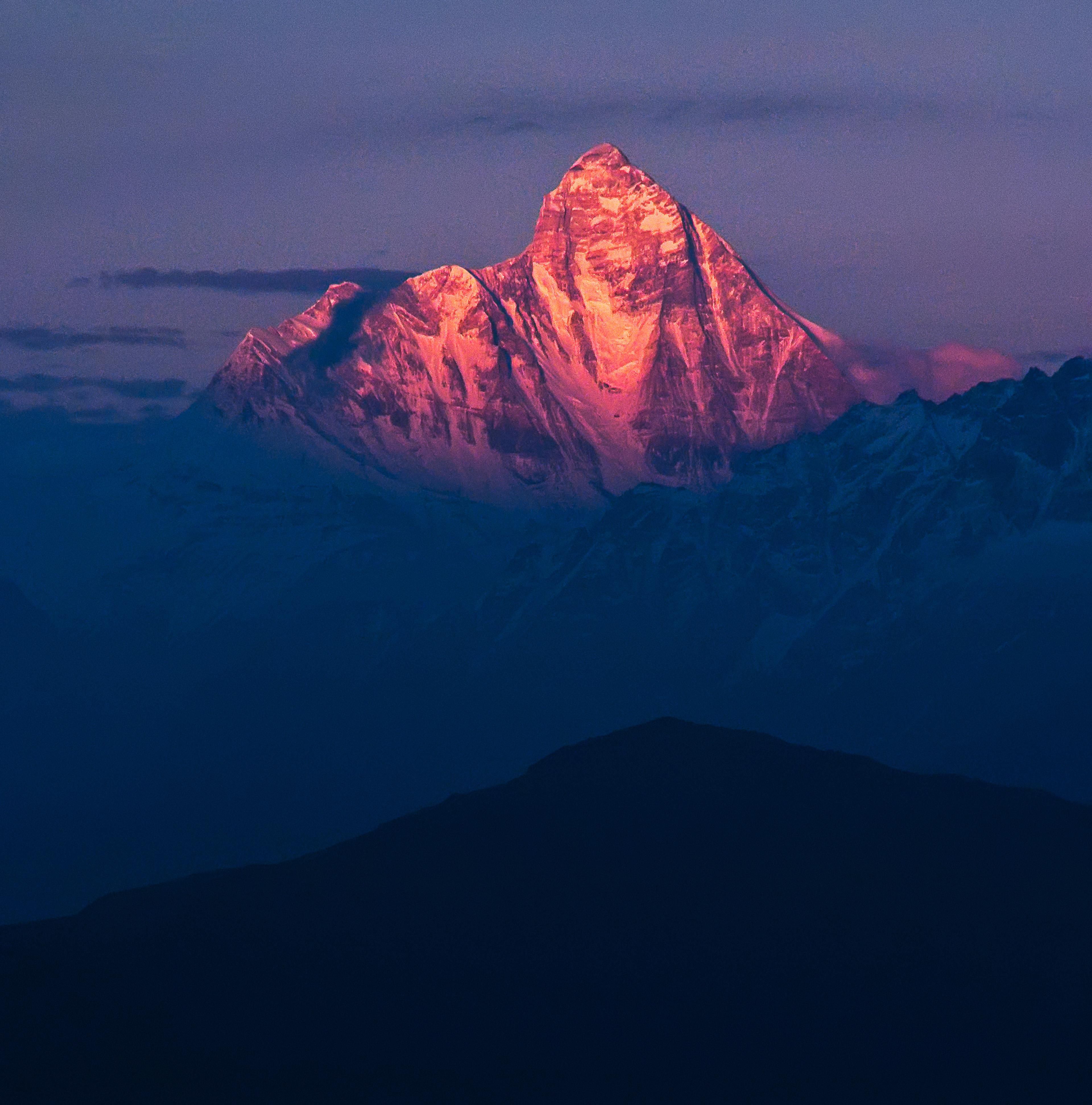 Sunset on the rd tallest mountain in the world nanda devi ft x oc cool landscapes mountain photography beautiful mountains