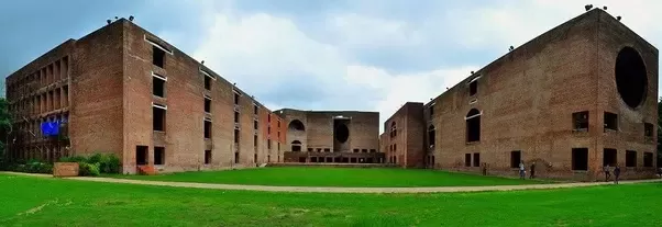 What are some of the most iconic pictures of iim ahmedabad