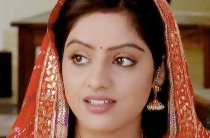 Deepika singh shoots barefoot in diya aur baati hum