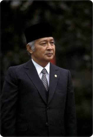 Gambar pak soeharto