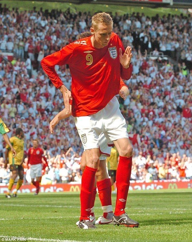 Peter crouch peter crouch football celebrations football photos