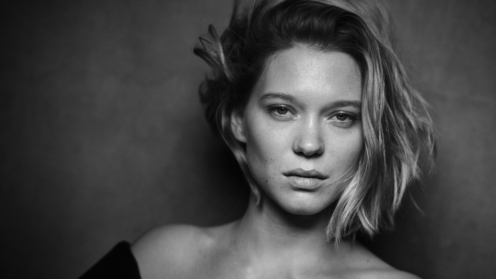 Download wallpaper portrait actress hairstyle black and white pirelli lea seydoux lea seydoux peter lindbergh section girls in resolution x