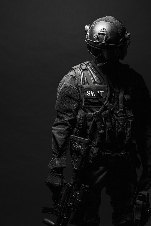 Premium photo spec ops police officer swat swat police military soldiers police