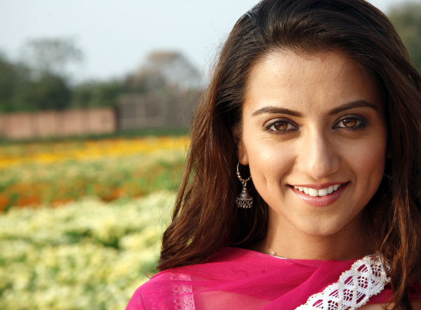 Beautiful punjabi kudi smile wallpaper hot punjaban girls images share pics hub