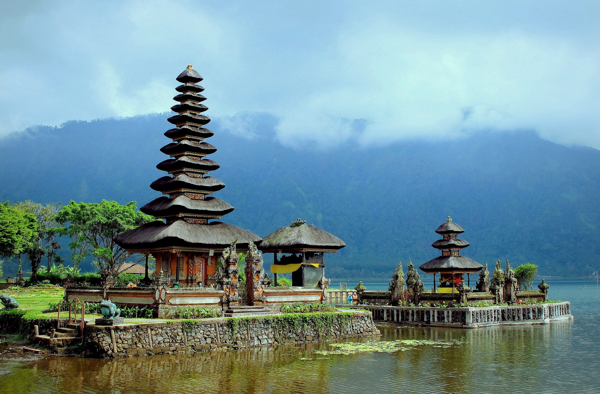 Pura ulun danu bratan hd paper