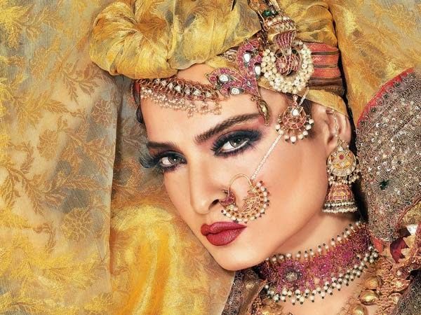 Old is gold beautiful rekha hd wallpaper most beautiful women bollywood pictures picture collection