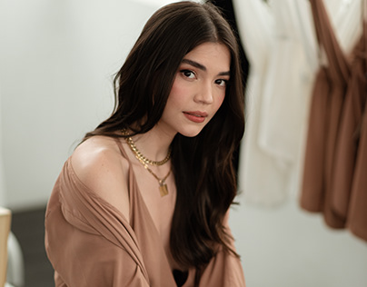 Rhian ramos projekte fotos videos logos illustrationen und branding auf