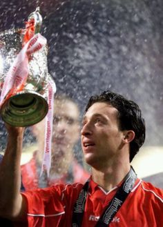 Robbie the god fowler