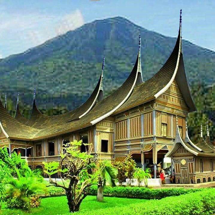 Rumah gadang minang minangkabau kehidupan pedesaan arsitektur