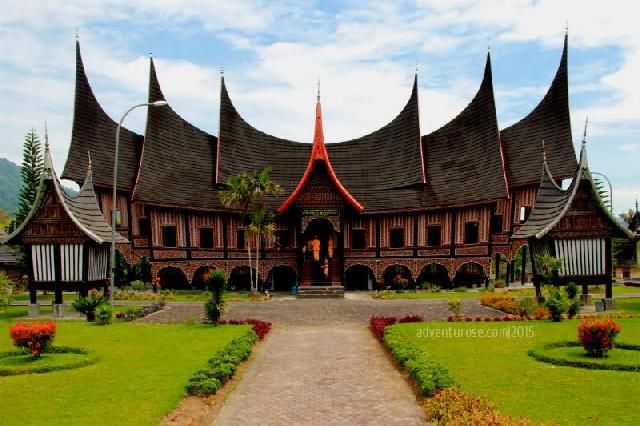 Seluk beluk dan keunikan rumah gadang rumah arsitektur futuristik arsitektur