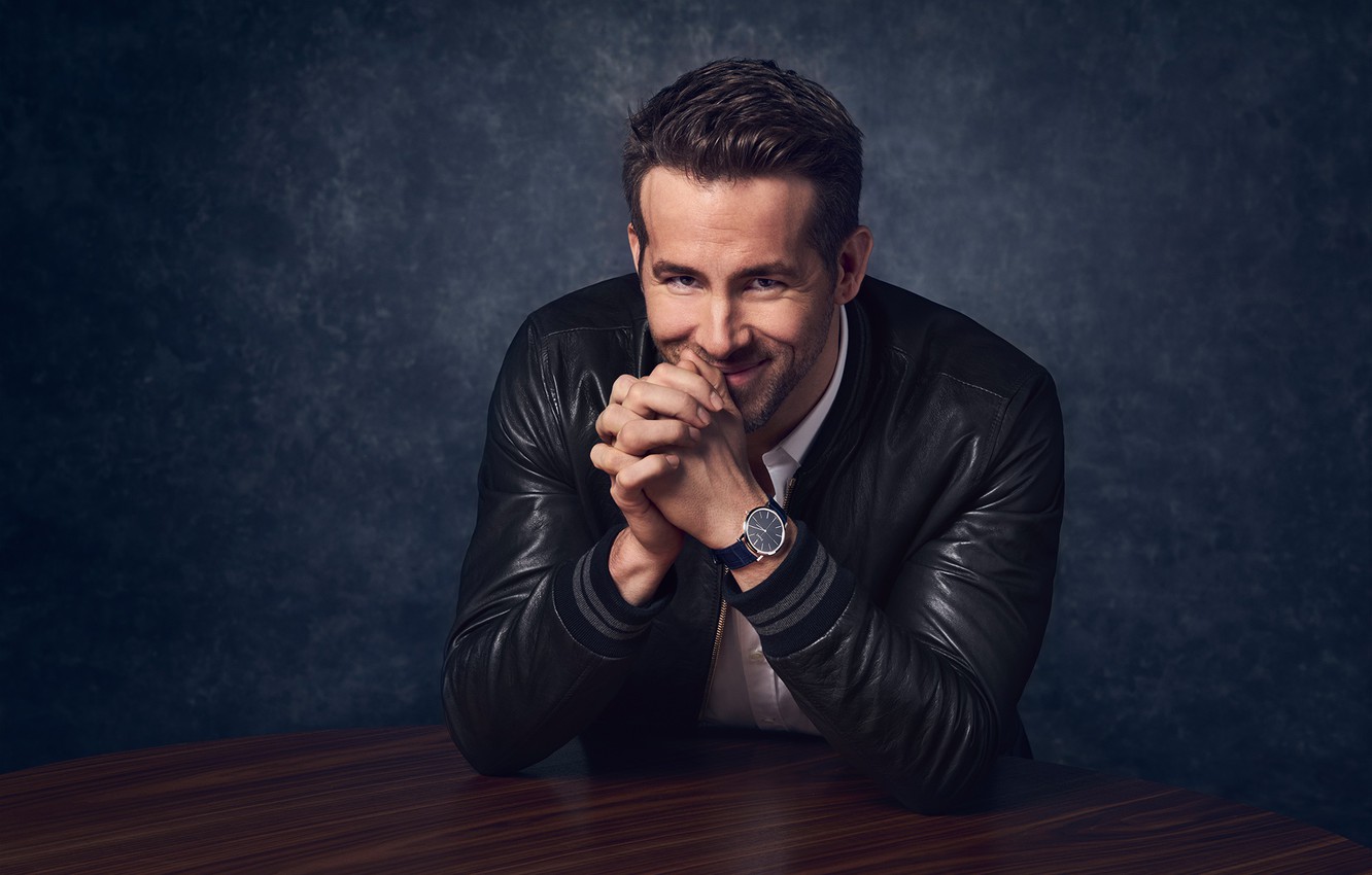 Wallpaper pose smile watch jacket actor ryan reynolds ryan reynolds images for desktop section ðñðñððñ