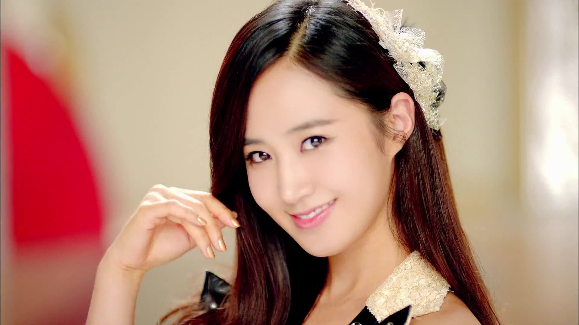 Kwon yuri of girls generation snsd screenshot in their new japanese single my oh my pv girls generation snsd girl