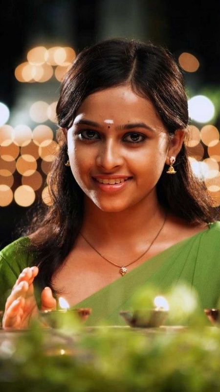 Sri divya actress wallpaper download