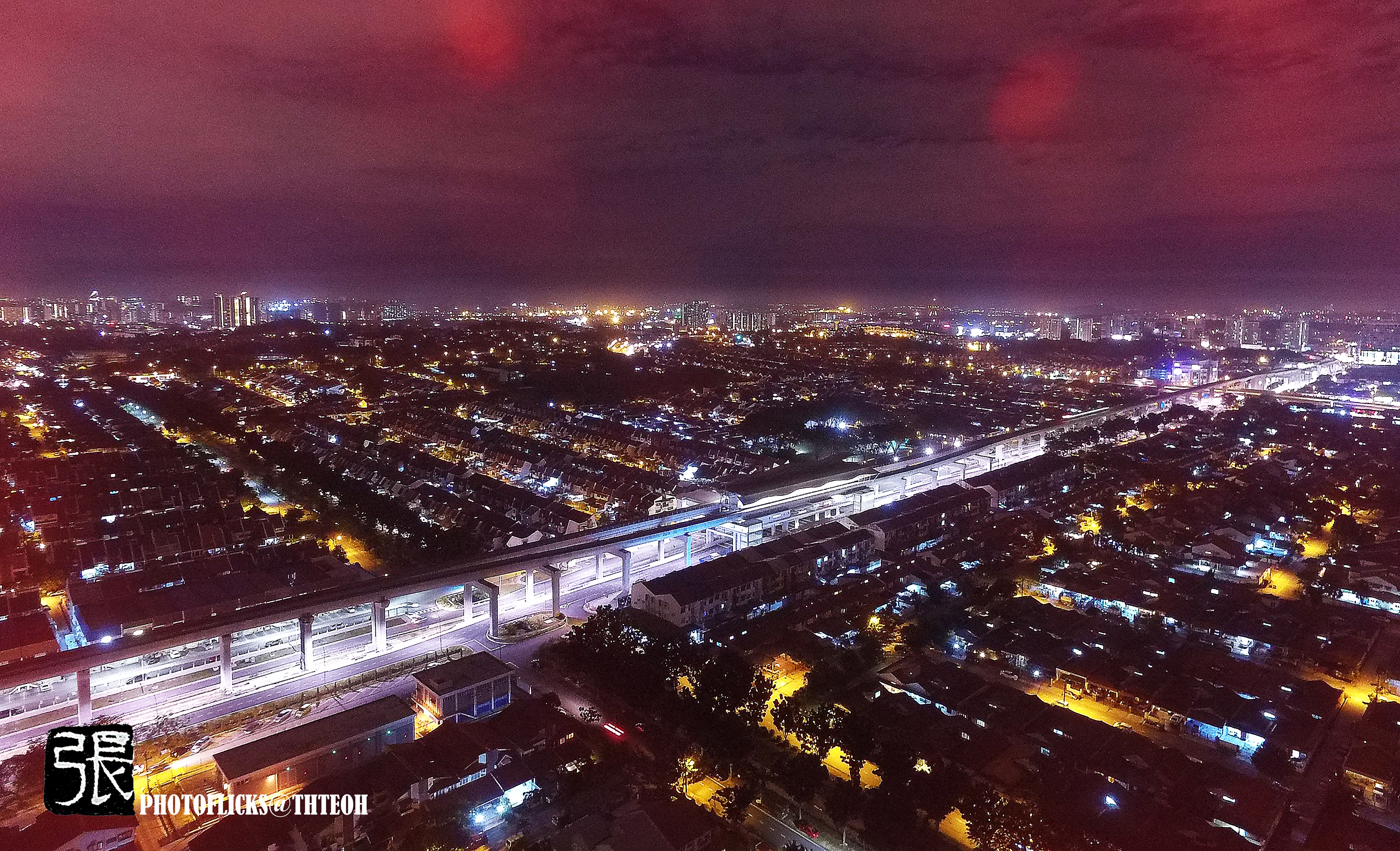 Beautiful evening over subang jaya in selangor as the neighbourhood gets ready for sleep beautiful evening subang jaya landscape