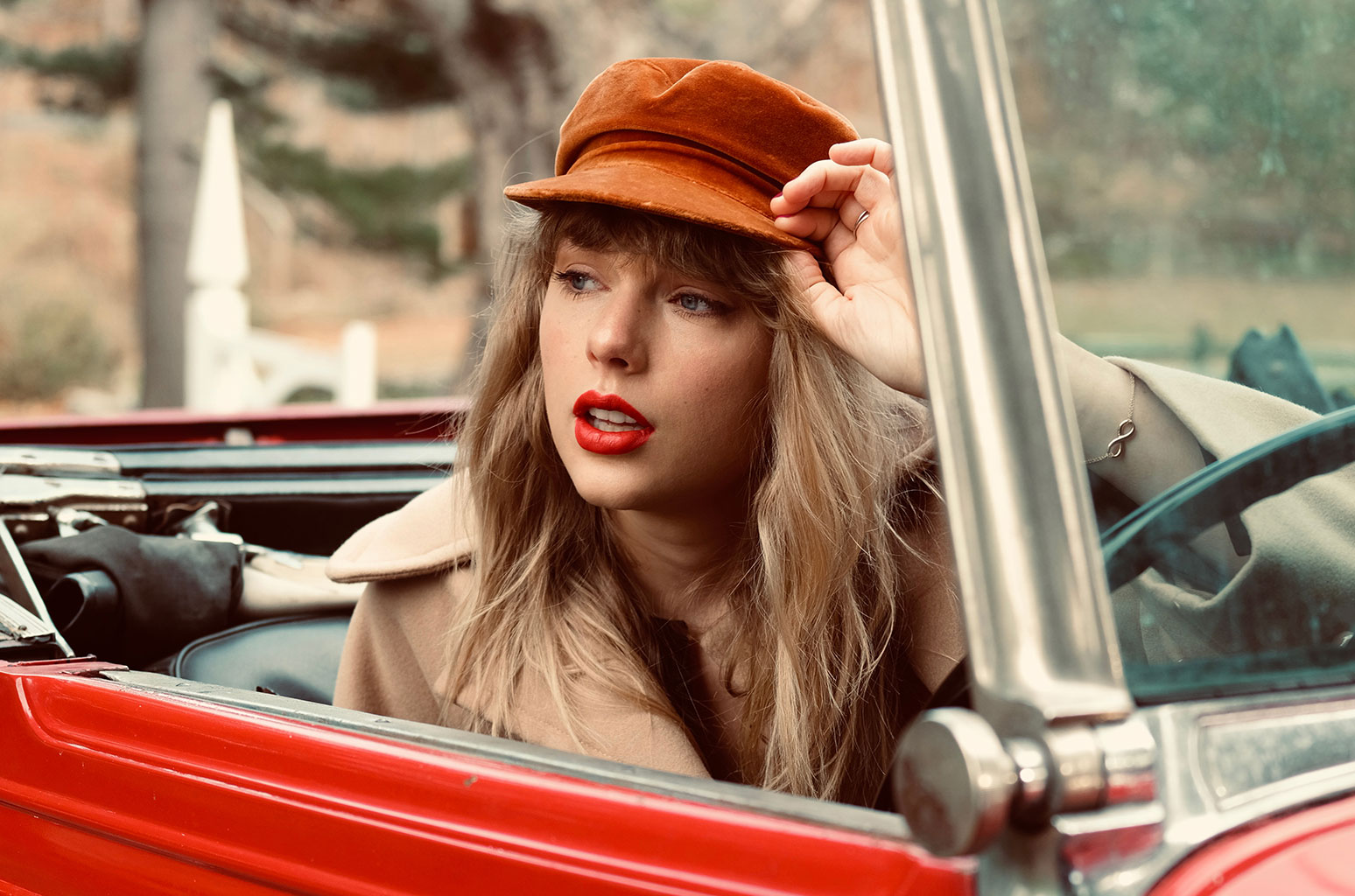 Five burning questions taylor swifts red taylors version â