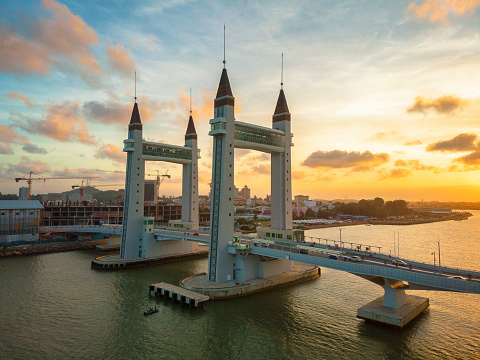 Terengganu drawbridge dramatischer sonnenuntergang stockfoto und mehr bilder von terengganu