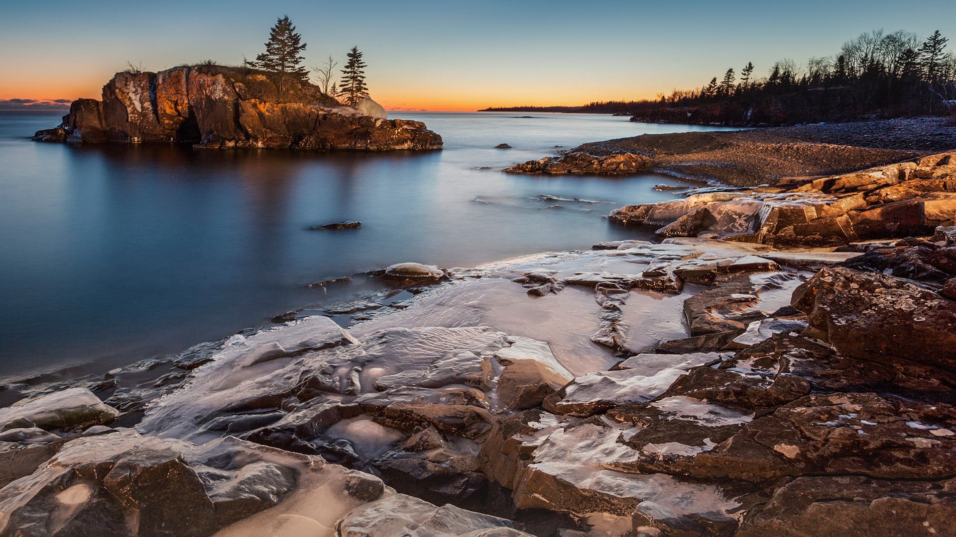 Lake superior at winter dusk thunder bay ontario canada windows spotlight images ðððµð ðð