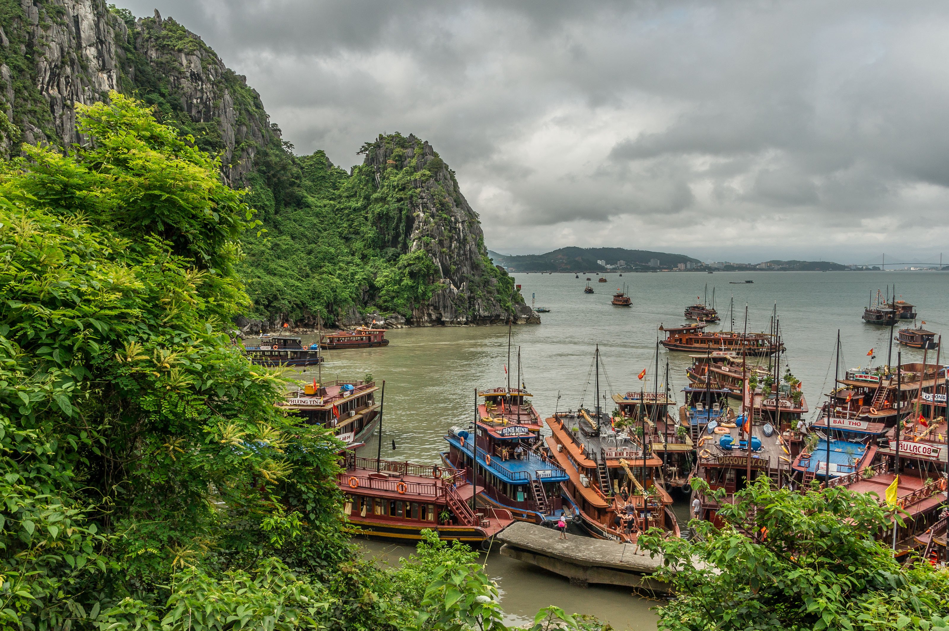 Halong bay vietnam landscape wallpaper x