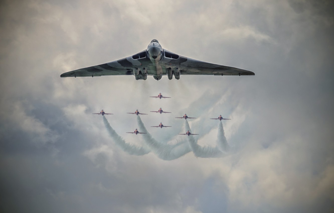 Wallpaper aircraft red arrows vulcan bomber images for desktop section ððððñðñ