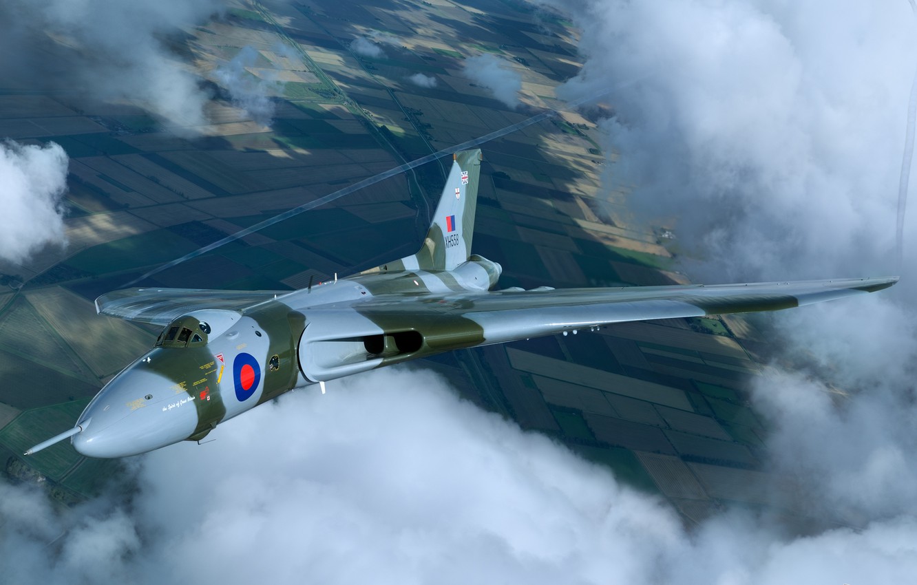 Wallpaper clouds flight bomber strategic raf avro vulcan images for desktop section ððððñðñ