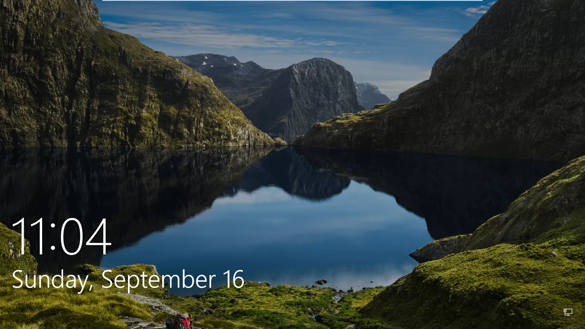 Add windows lock screen pictures to your wallpaper collection