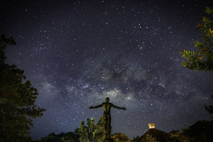 The oblation and the milky way up baguio joven paolo angeles httpiftttoaivla philippines wallpaper art wallpaper aesthetic pastel wallpaper