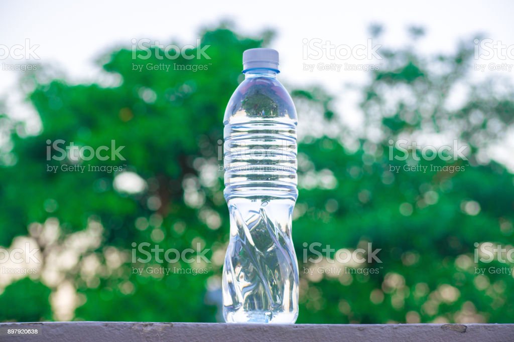 Pin by Rosekonadu on Aesthetic wallpapers  Bottle, Reusable water bottle, Water  bottle