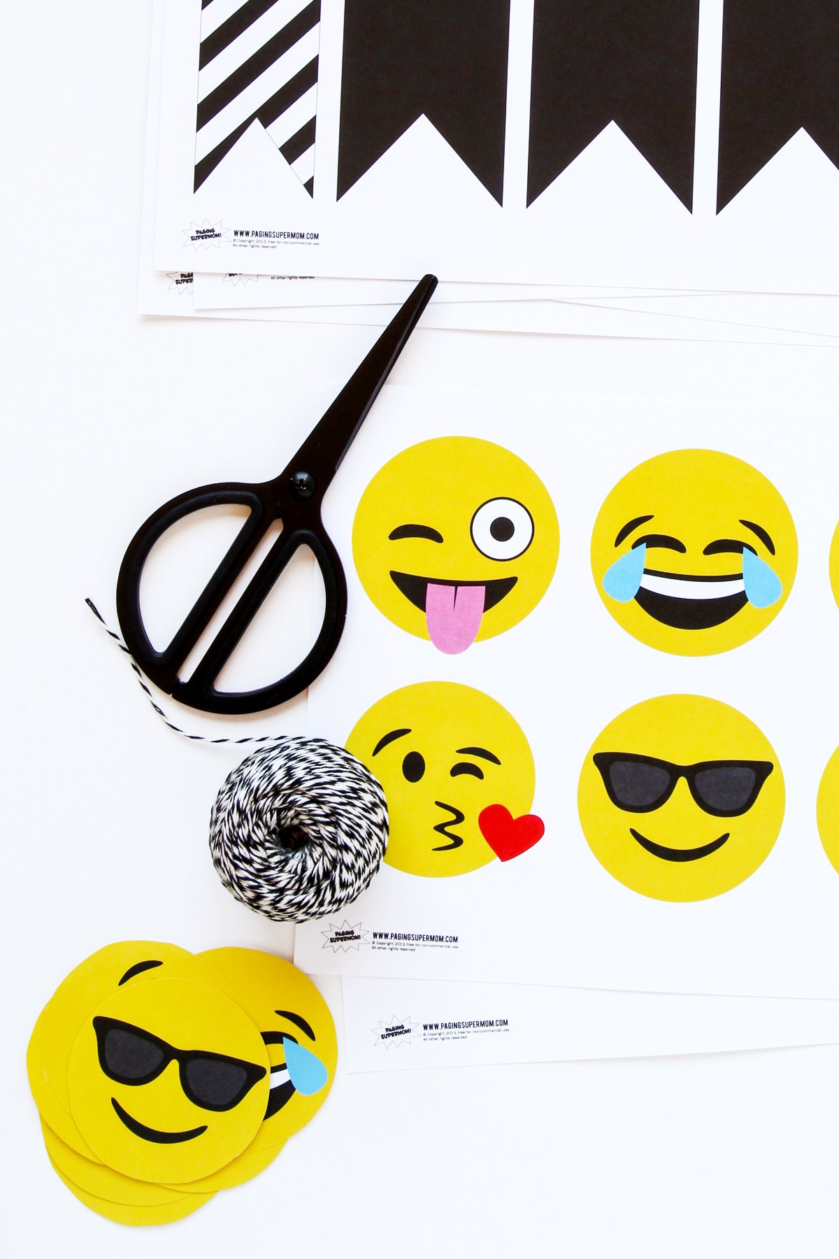 Emoji party ideas for an emoji baby shower from paging supermom