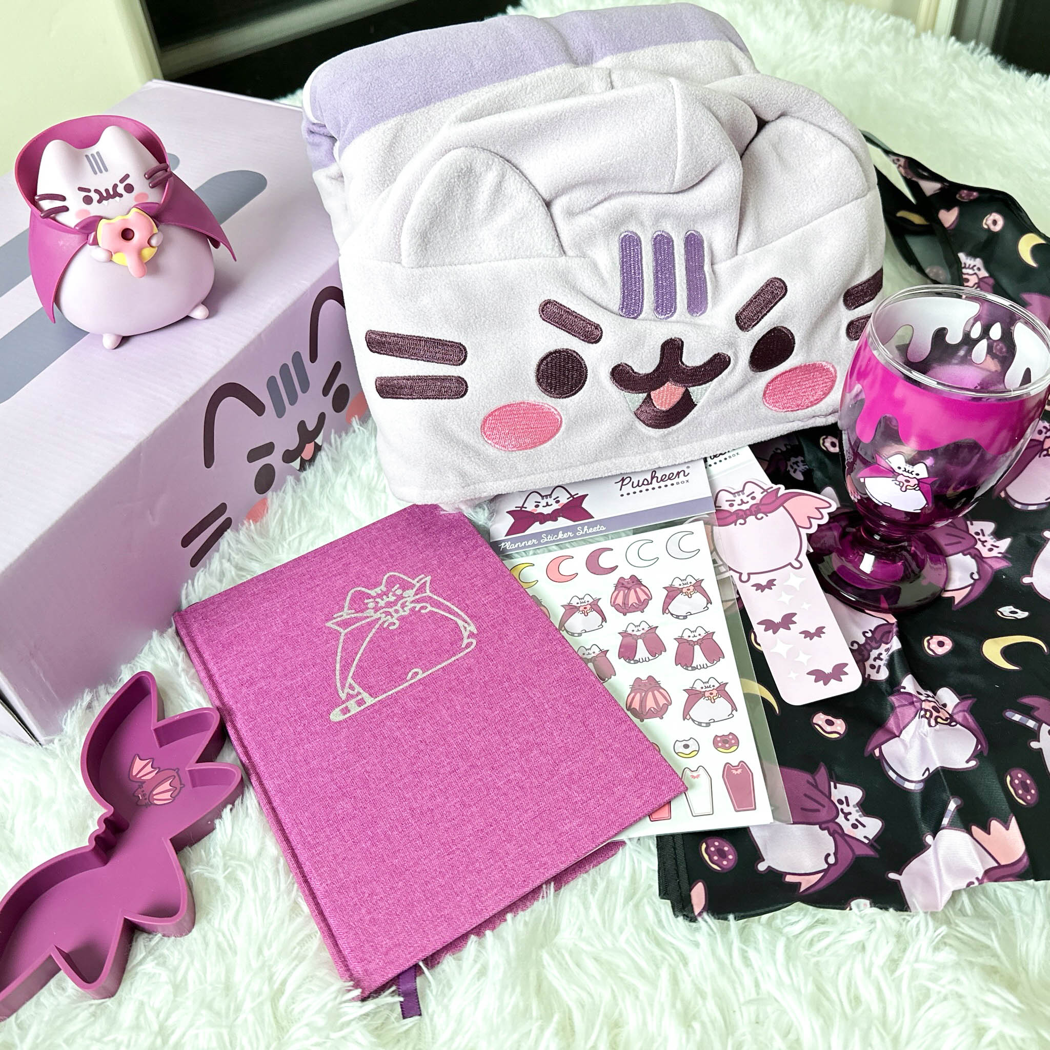 Pusheen box fall subscription box review vampurr