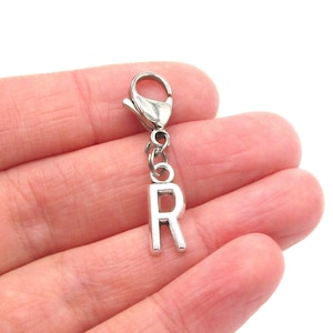 Letter zipper pull