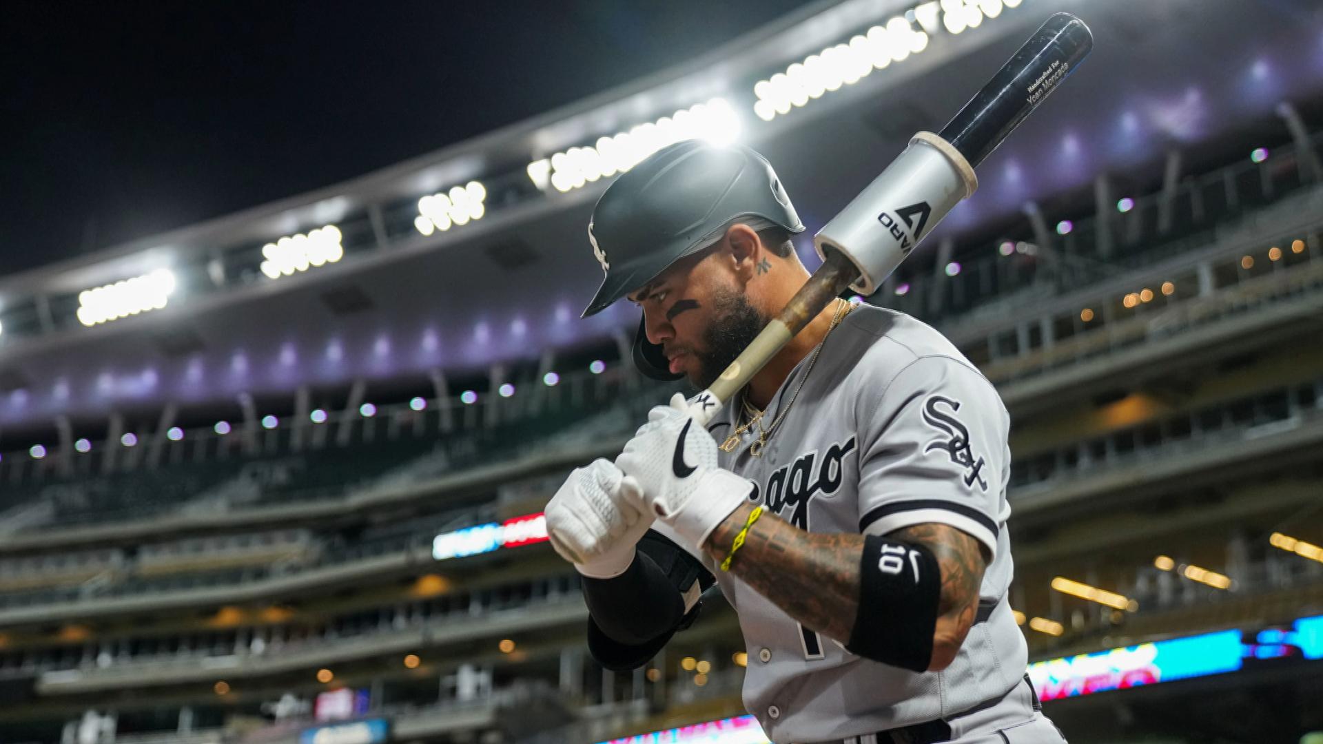  Yoan Moncada Chicago White Sox Poster Print, Real Player,  Baseball Player, ArtWork, Canvas Art, Yoan Moncada Decor, Posters for Wall  SIZE 24''x32'' (61x81 cm): Posters & Prints