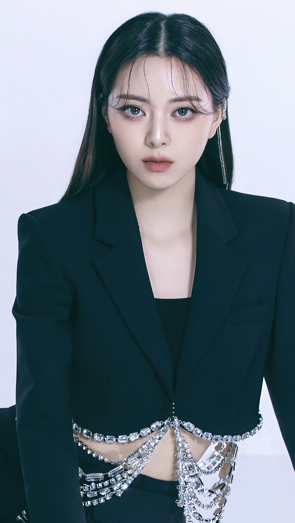 Yuna from itzy checkmate wallpaper k ultra hd id