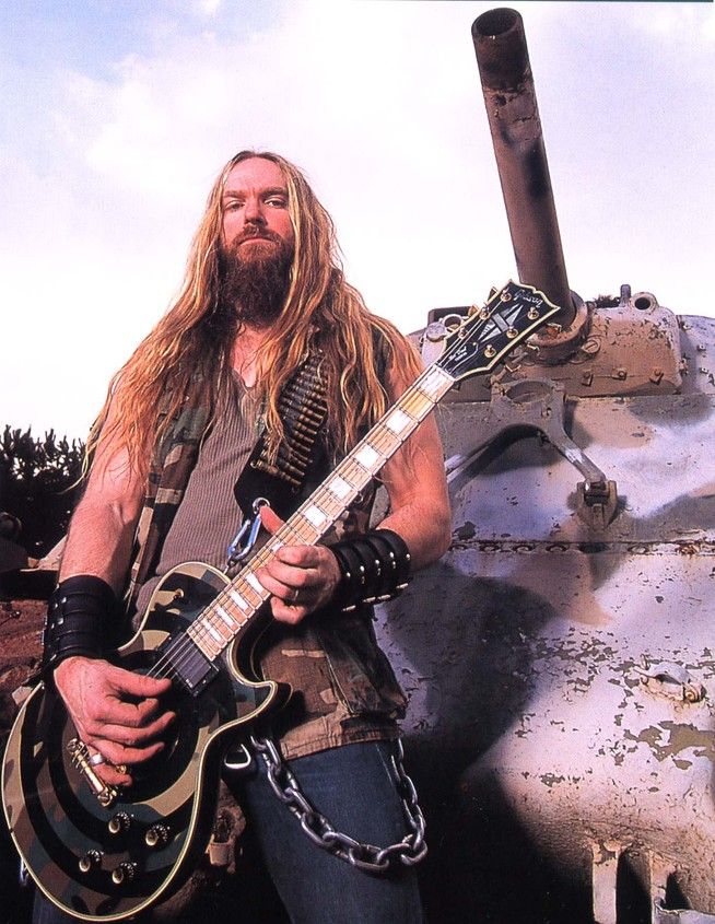 Zakk wylde with bullseye camo guitar zakk wylde black label society ozzy osbourne