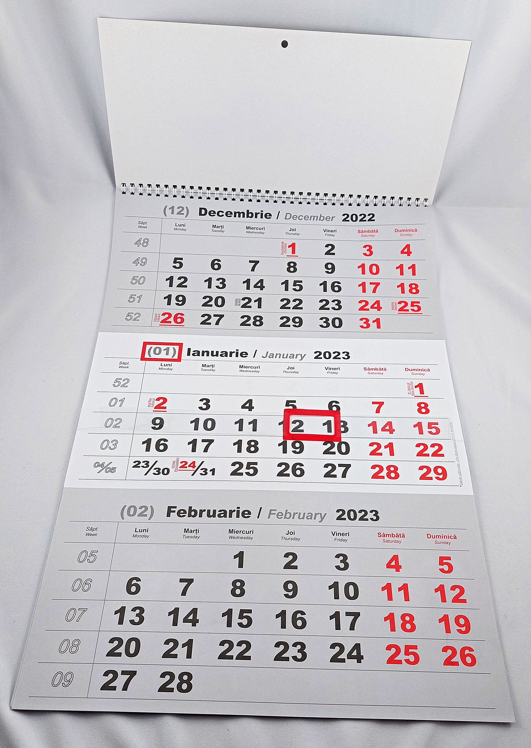 Calendar triptic model gri cu su