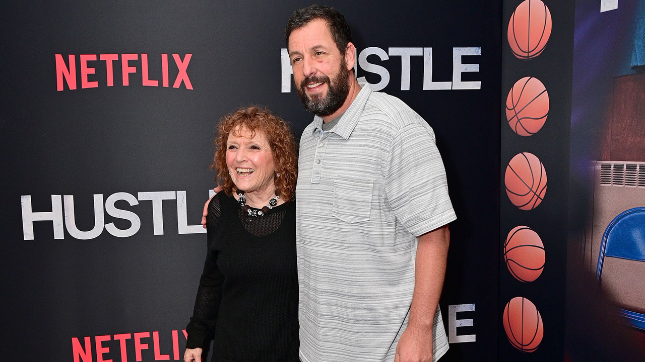 adam Sandler Brings His Mom Judy To A Special Screening Of Hustle Fox News