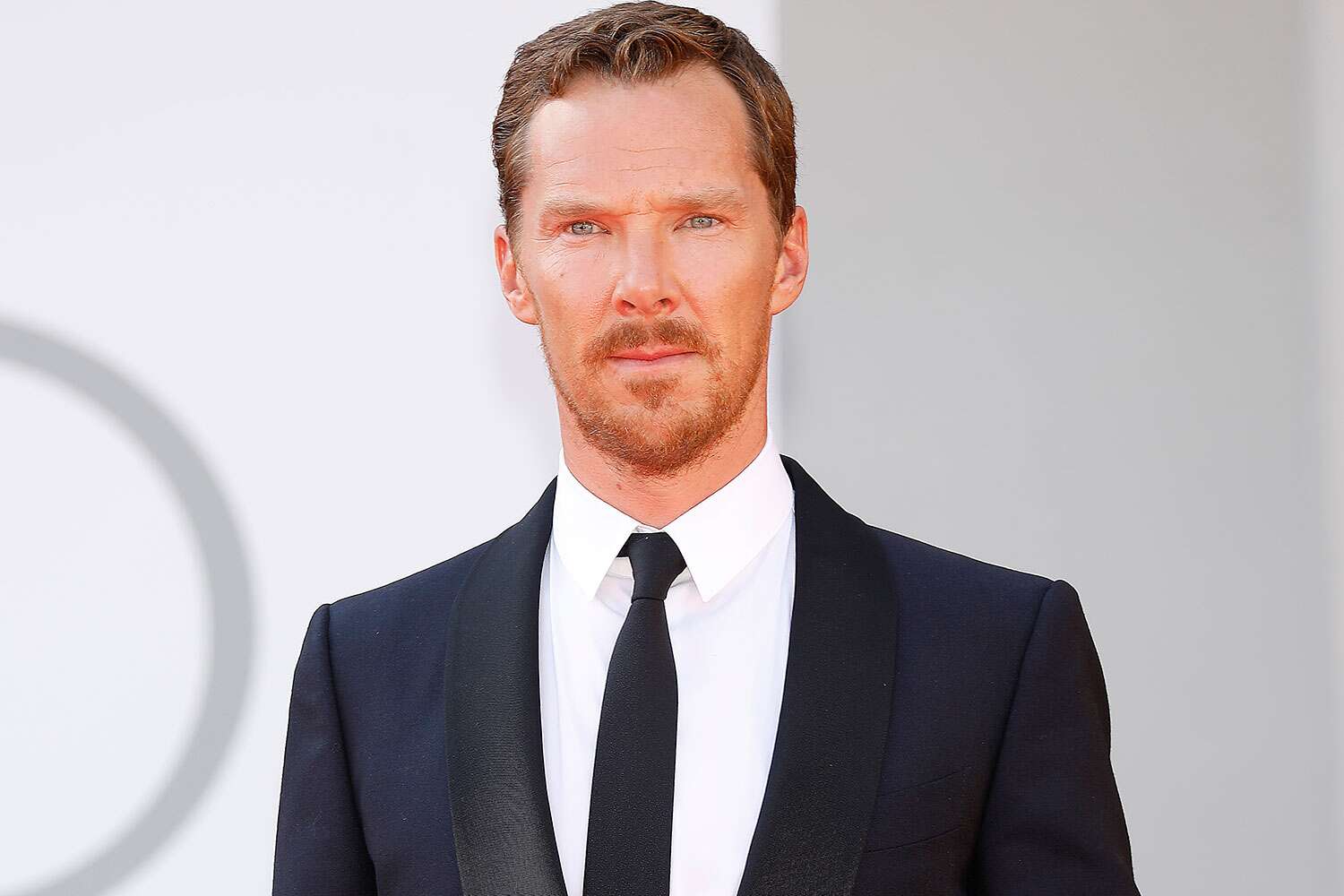 benedict Cumberbatch Got Nicotine Poisoning From Smoking In New Movie  Peoplecom