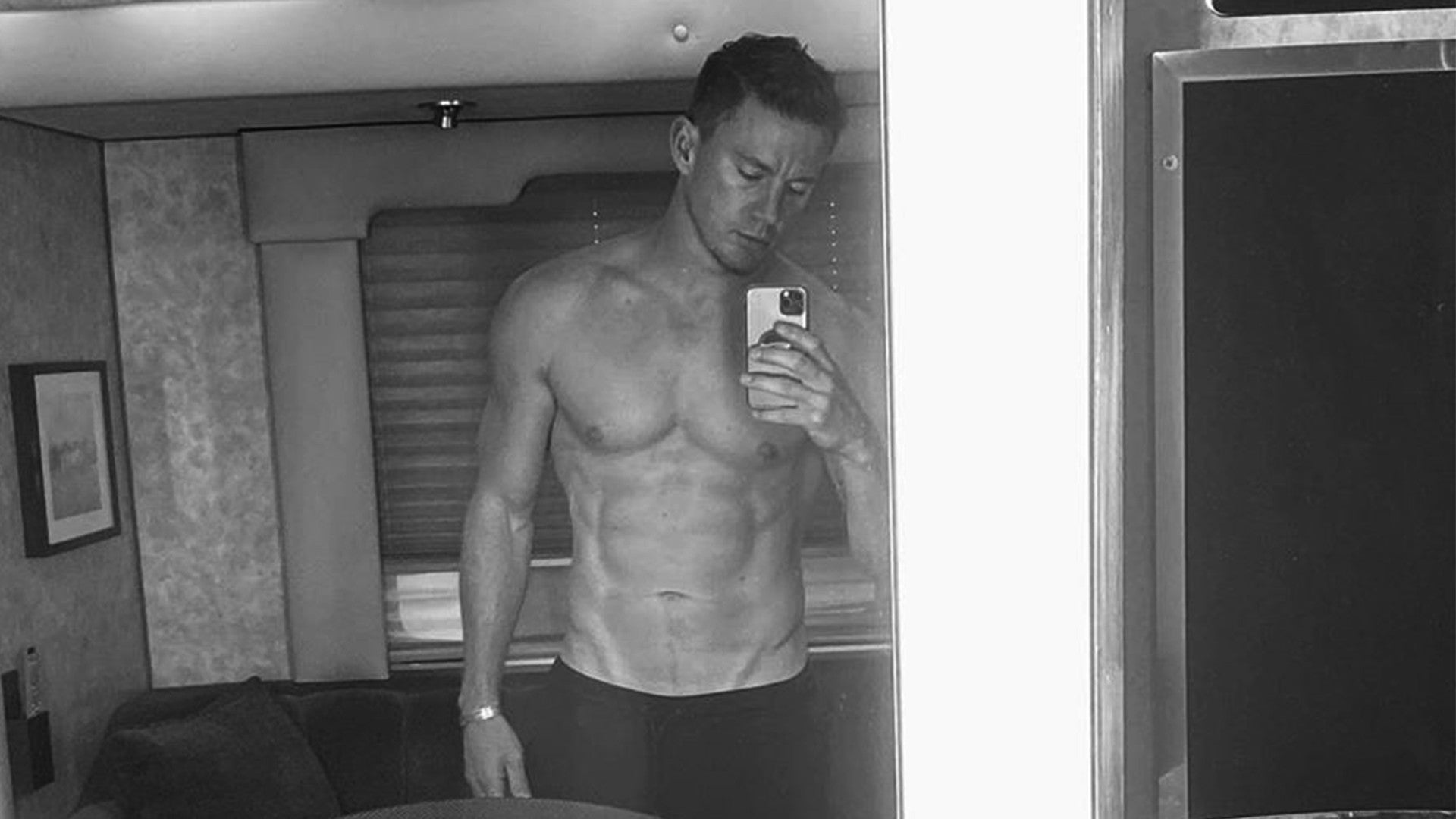 channing Tatum Posts Shirtless Selfie And Declares Hes Finally Back