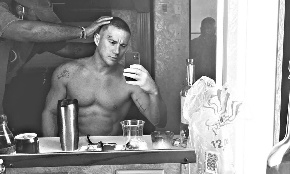 channing Tatum Posts Shirtless Selfie