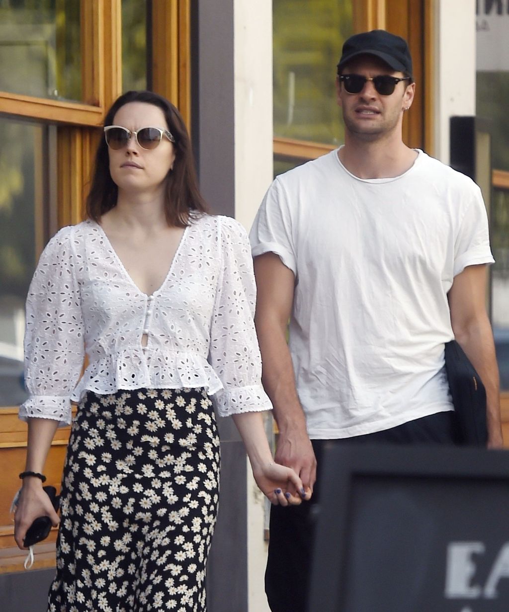 daisy Ridley And Tom Bateman Spark Marriage Rumors And More Star Snaps  Page Six